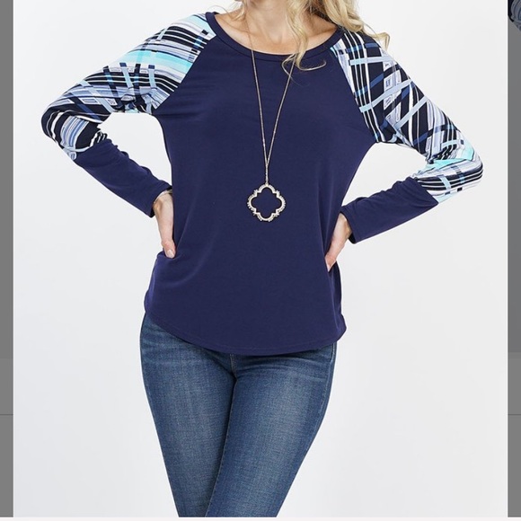 Navy & Mint Geometric Raglan Top - Picture 2 of 4